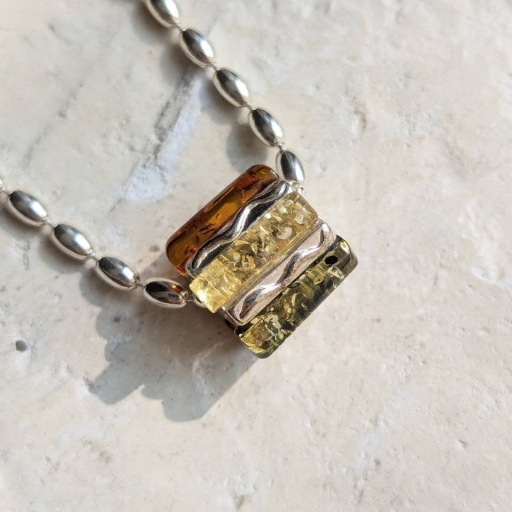 #蜜蠟 #白蠟 #琥珀 #amber #寶石 #水晶 #礦石 #珠寶